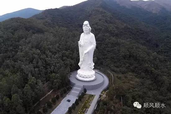 慈山寺的地標:觀音聖像高76米